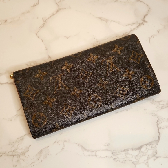 Authentic Louis Vuitton Monogram Sarah Wallet - Picture 3 of 13